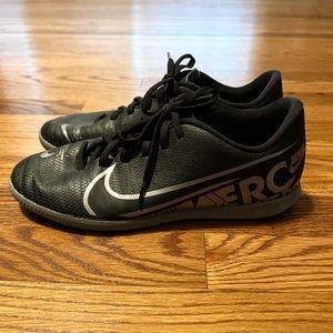 Women’s Indoor Soccer Cleats
